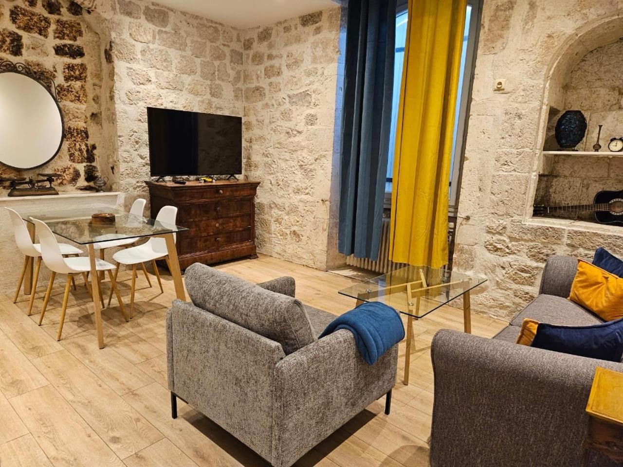 Le Beffroi Aparthotel Tournon-dʼAgenais Εξωτερικό φωτογραφία