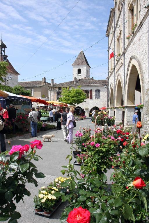 Le Beffroi Aparthotel Tournon-dʼAgenais Εξωτερικό φωτογραφία